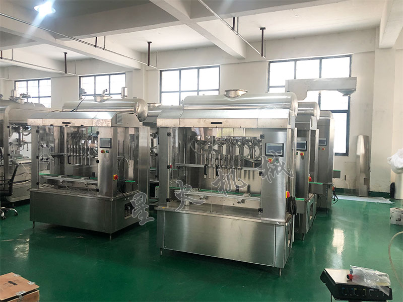星火全自動(dòng)灌裝機設備展示